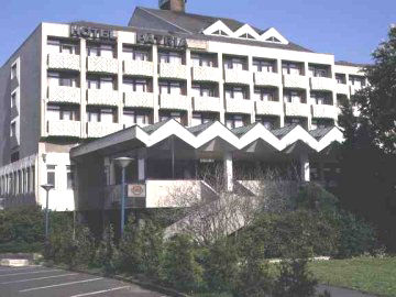 Hotel Patria Pecs Bagian luar foto