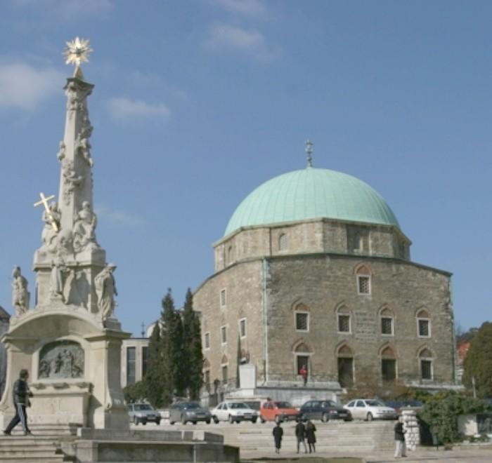 Hotel Patria Pecs Bagian luar foto