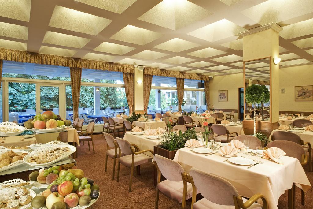 Hotel Patria Pecs Restoran foto