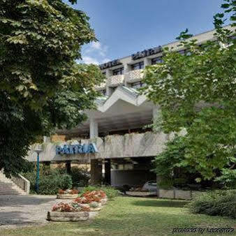Hotel Patria Pecs Bagian luar foto