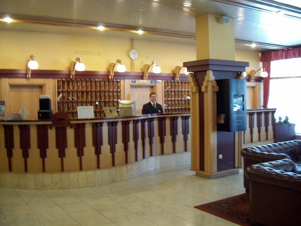 Hotel Patria Pecs Bagian luar foto