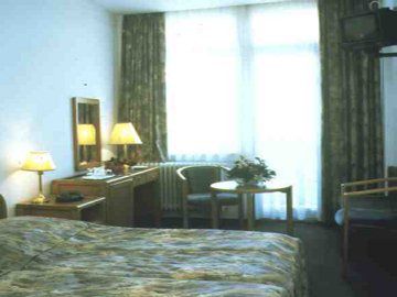Hotel Patria Pecs Bagian luar foto